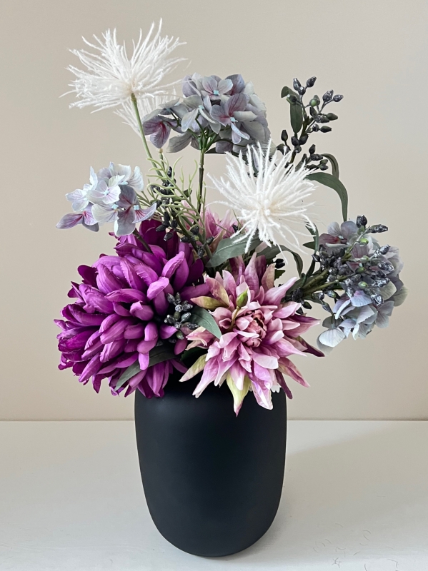 Zijden boeket purple met zwarte Artic vaas